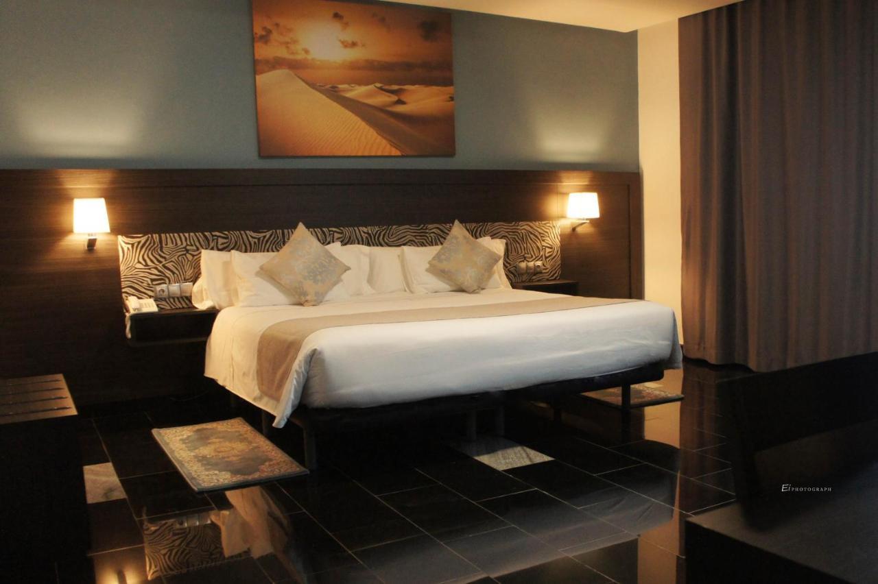 Hotel Tasiast 누아디부 외부 사진